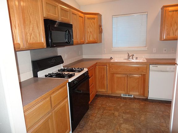 1 of 2 entry to kitchen