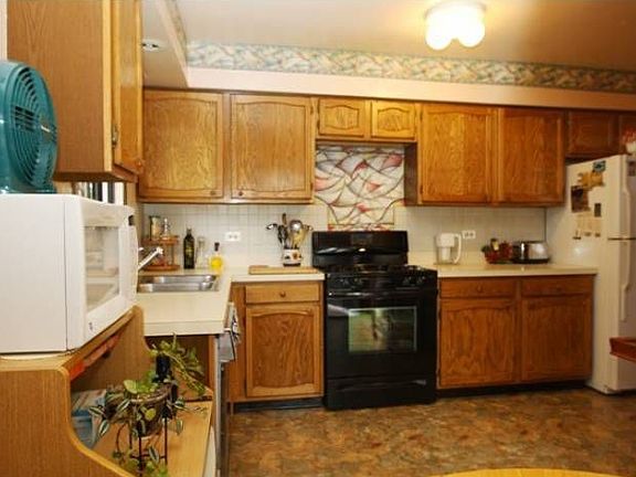 2nd image of 1515 Harbour Ct #B2