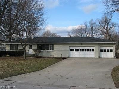 1st image of 369 Beaumont Dr