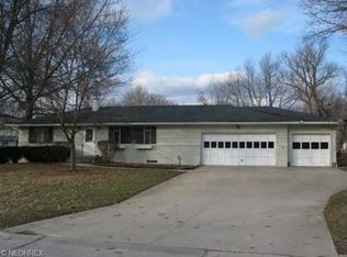 369 Beaumont Dr, Akron, OH 44333