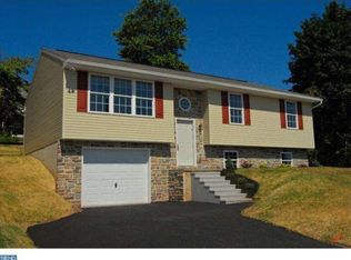 72 Peach St, Mohnton, PA 19540