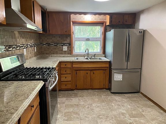 5th image of 111 Monroe Ave #1