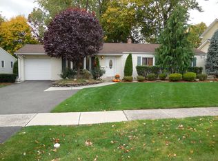 277 Olympia Dr, River Edge, NJ 07661