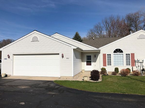 902 Carriage Dr