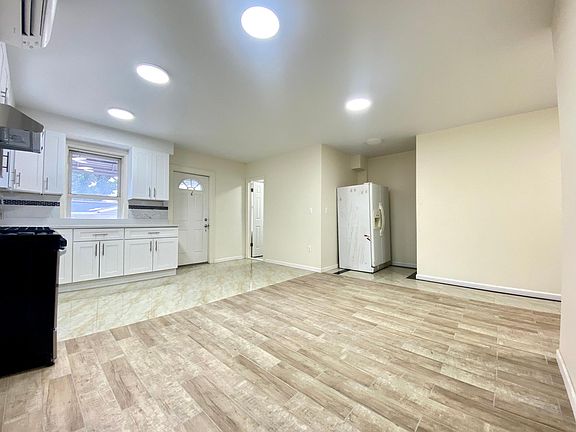 3rd image of 16 Vulcan St #1F