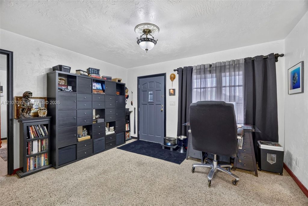 2864 NE 12th Ter, photo 5