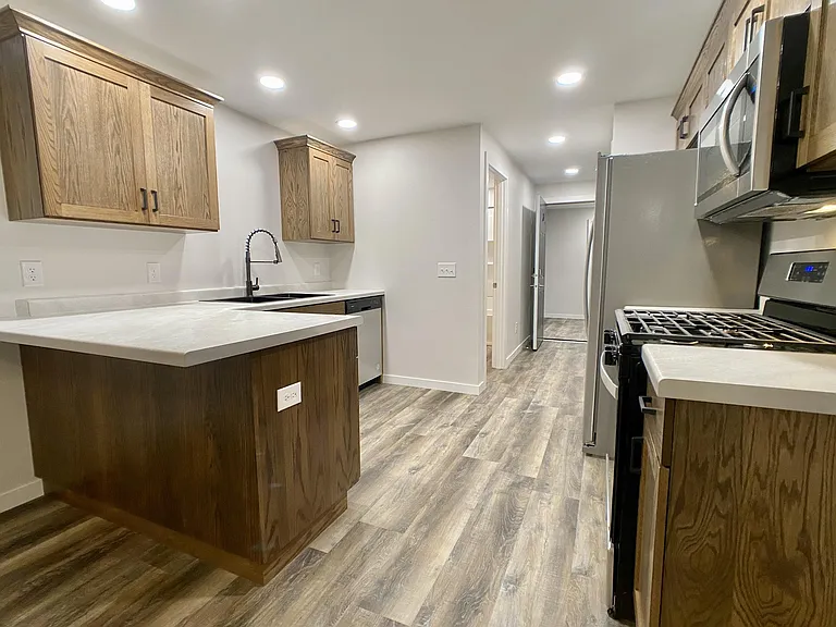 423 Adams Ave #3 — Photo 1