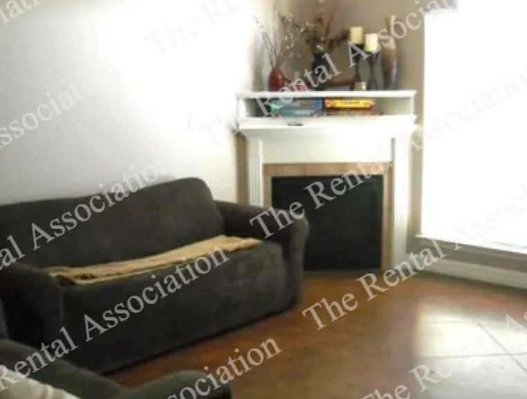 1207 Moss Hill Dr — Photo 3