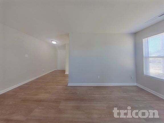 3rd image of 809 Littleton Dr