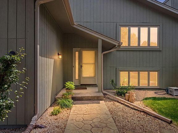 5th image of 10277 Tarn Cir