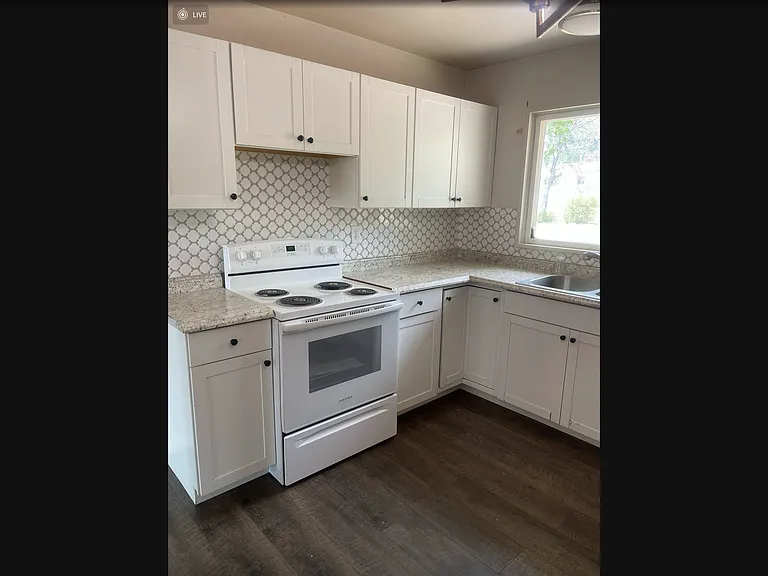 1917 Hallam Ave — Photo 4