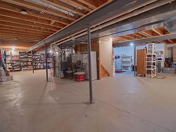 4th image of 210 Little Wolf Ct