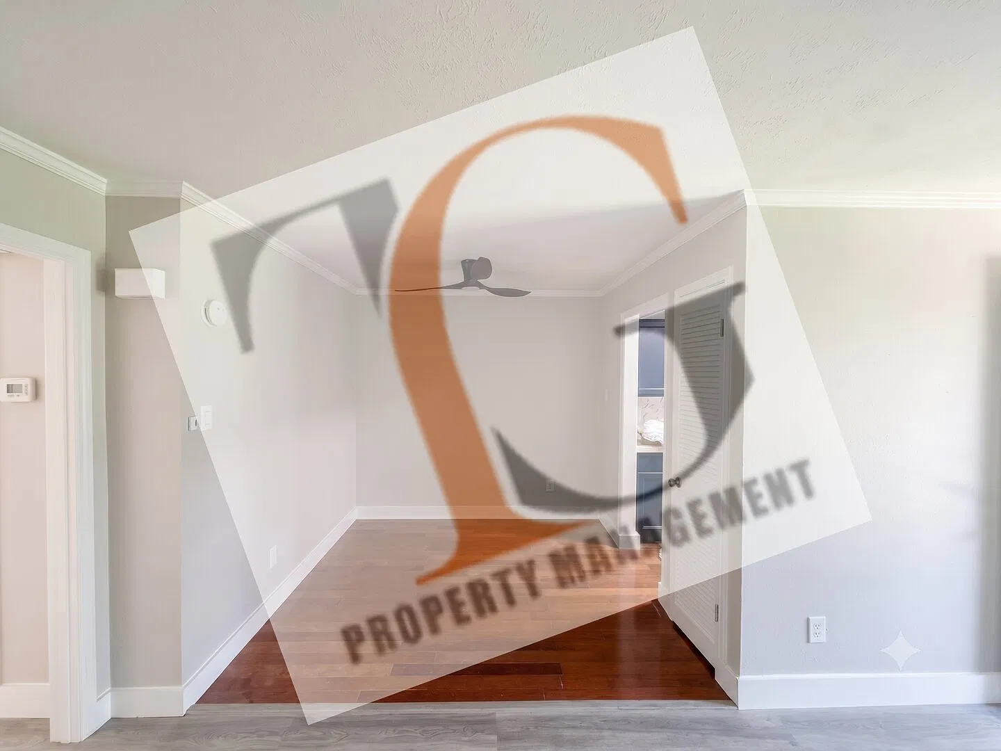1 Bed/1 Bath Condo with In-Unit Washer/Dryer, Pool & Covered Parking! Pet Friendly! — Photo 4