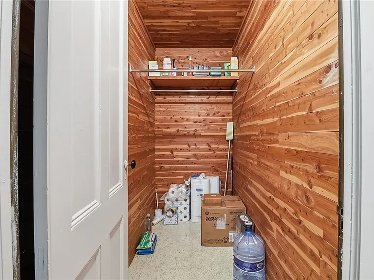 201 Pine St #102 — Photo 18