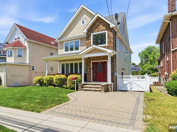 1077 Anderson Ave, Fort Lee, NJ 07024
