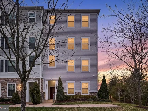 16856 Porters Inn Dr, Dumfries, VA 22026