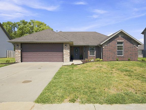 2nd image of 1103 E Cobblestone Drive