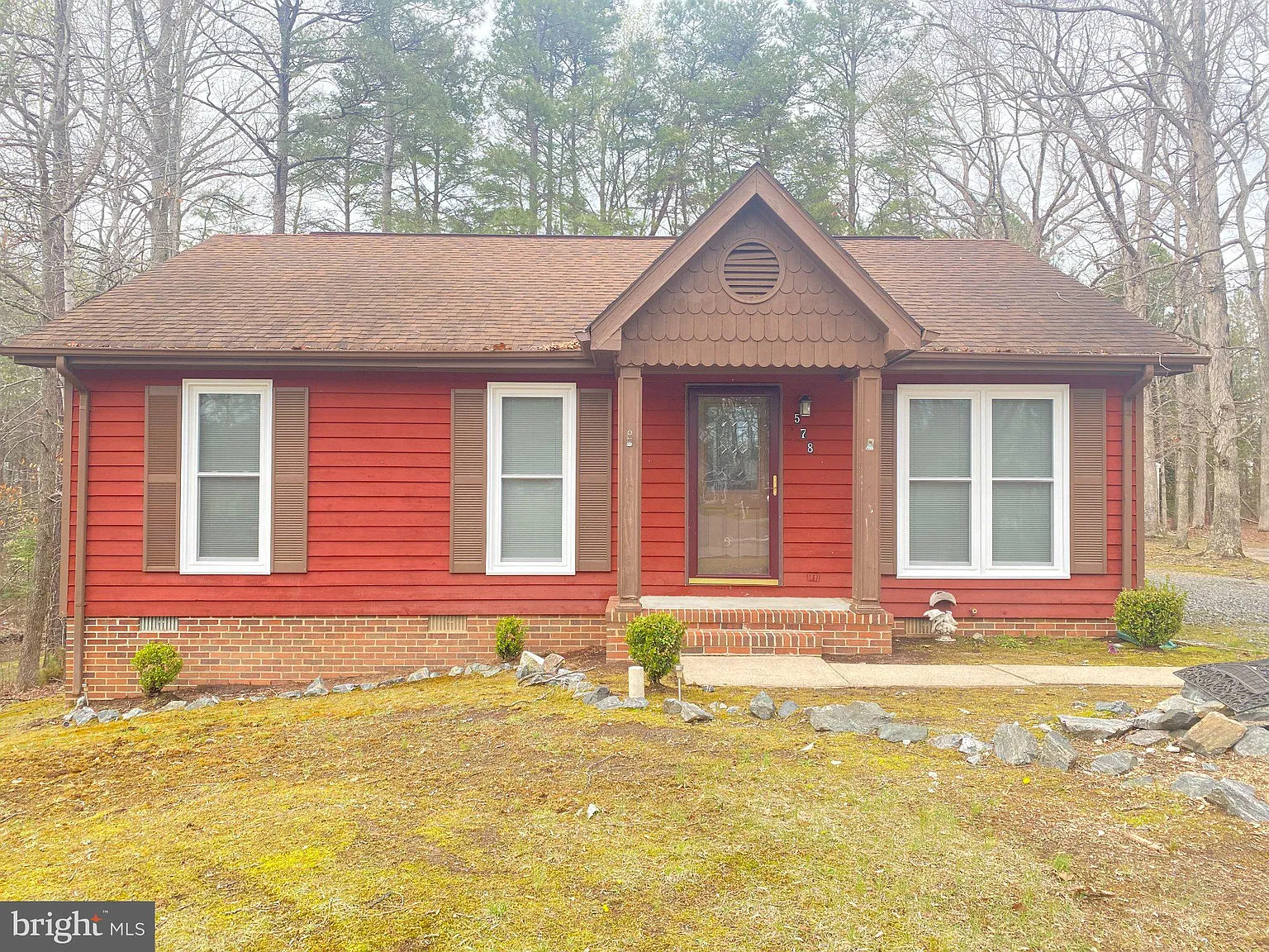 3 bed, 2.0 bath, 1008 sqft, $1,800 — Photo 1