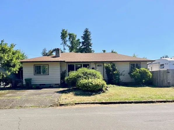 1045 Pennoyer Ave, Cottage Grove, OR 97424