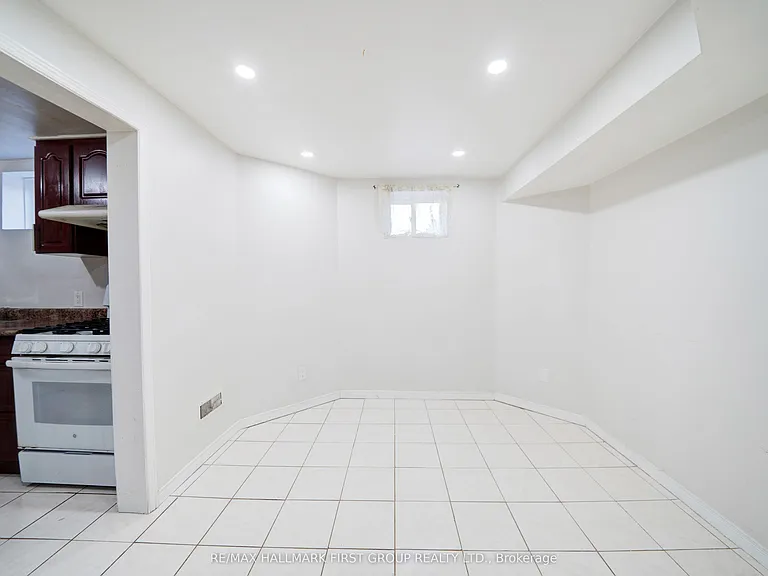 5 Claresholme Dr — Photo 6