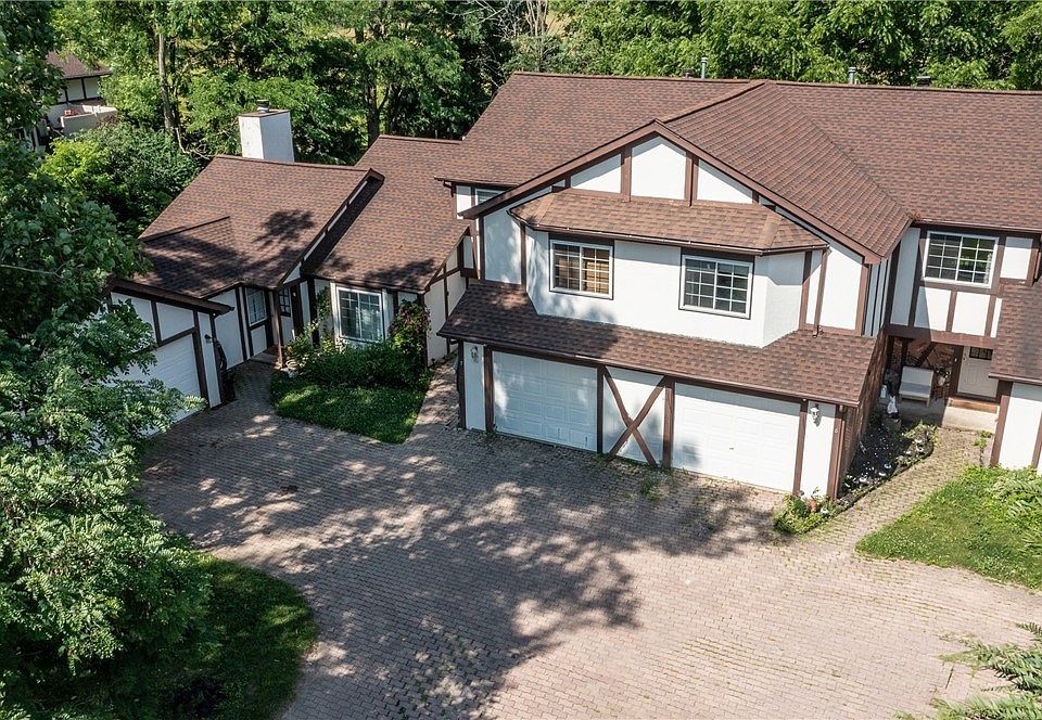 1st image of 58 Gothic Ln