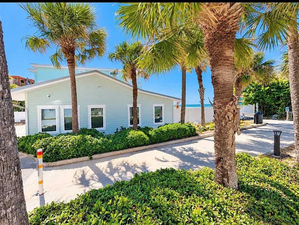 3 bed, 2.0 bath, 1421 sqft, $13,500 — Photo 2