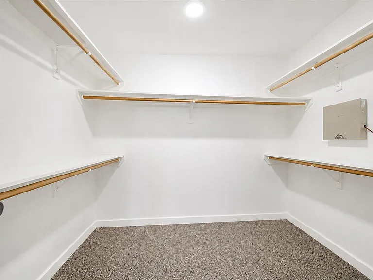 616 Lester St — Photo 19