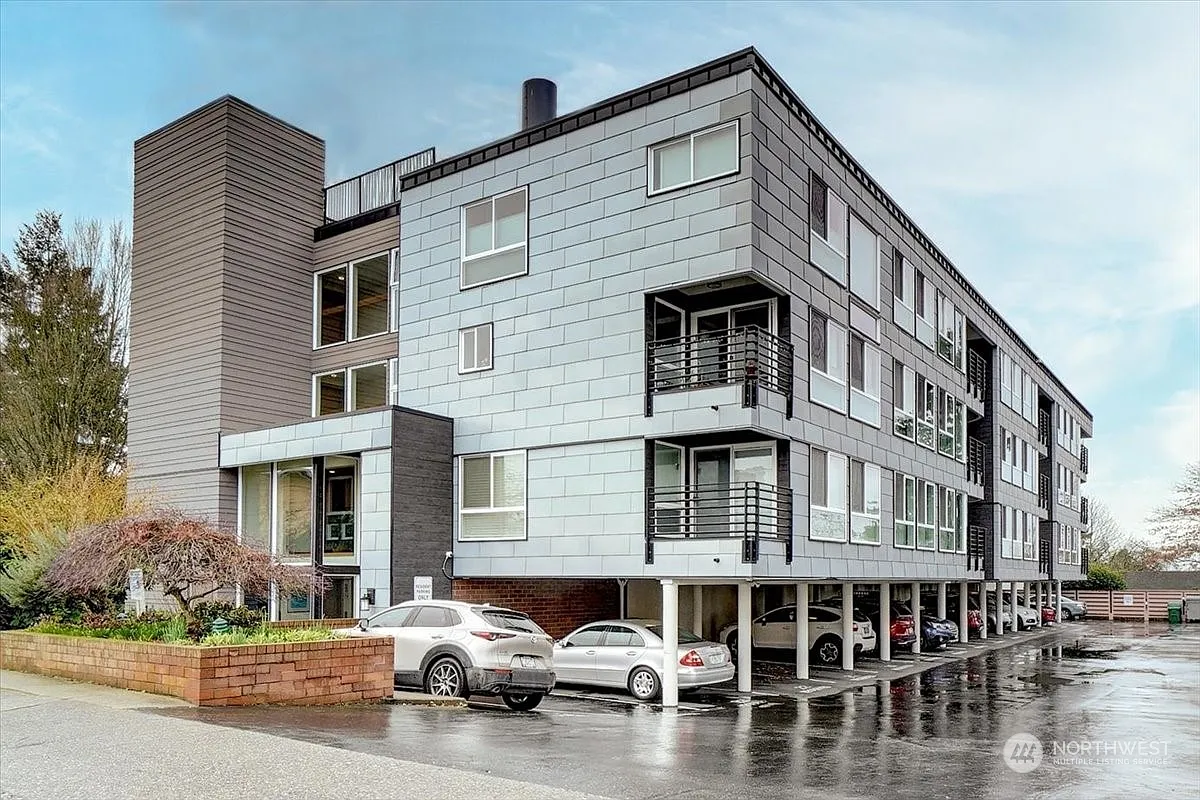 3501 SW Holden Street #406 photo 1