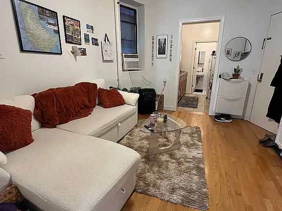 3rd image of 1364 York Ave APT 5