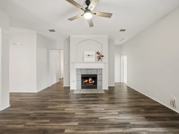 15525 Landing Creek Ln, Roanoke, TX 76262