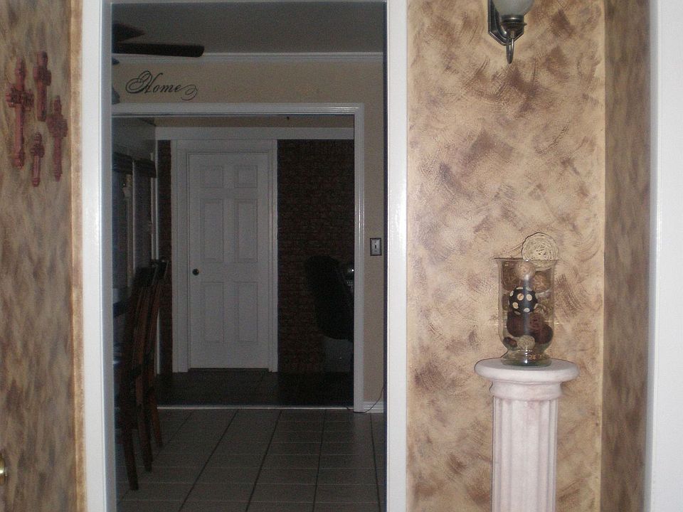 1st image of 100 S Glenwood Dr