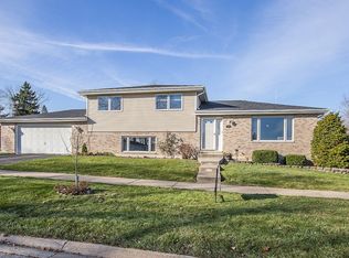 187 Knollwood Dr, Steger, IL