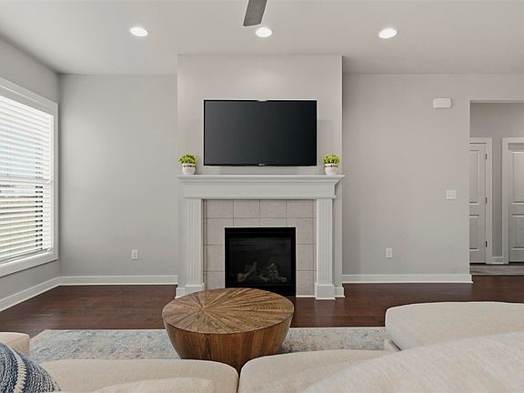 4th image of 1175 Yorktown Ln