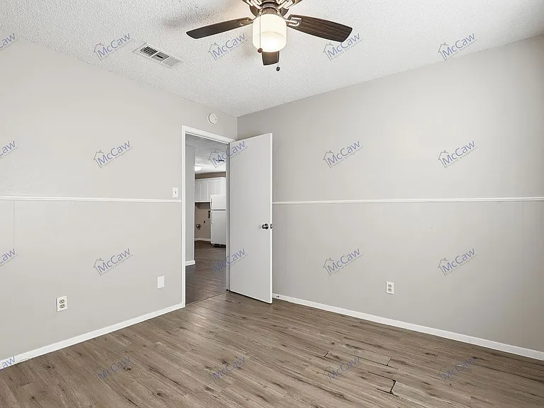 217 Joyce St #B — Photo 12