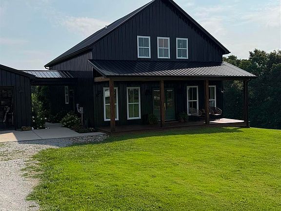 3rd image of 404 Franklin Rd