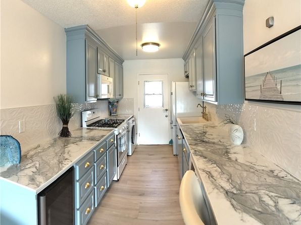 150 E Lakeshore Dr UNIT 22