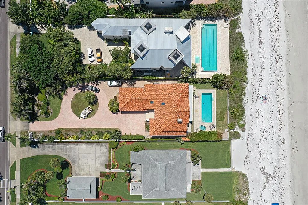 4 bed, 5.0 bath, 3858 sqft, $25,000 — Photo 3