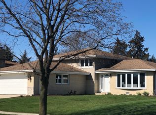 10502 S Vicky Ln, Palos Hills, IL 60465