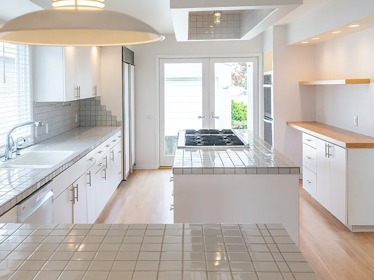 8017 Agnew Ave — Photo 5