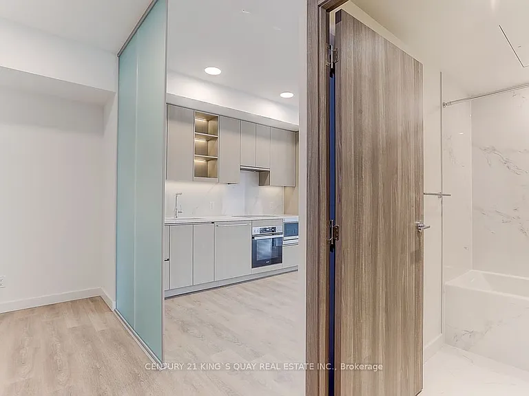 25 McMahon Dr #601 — Photo 11