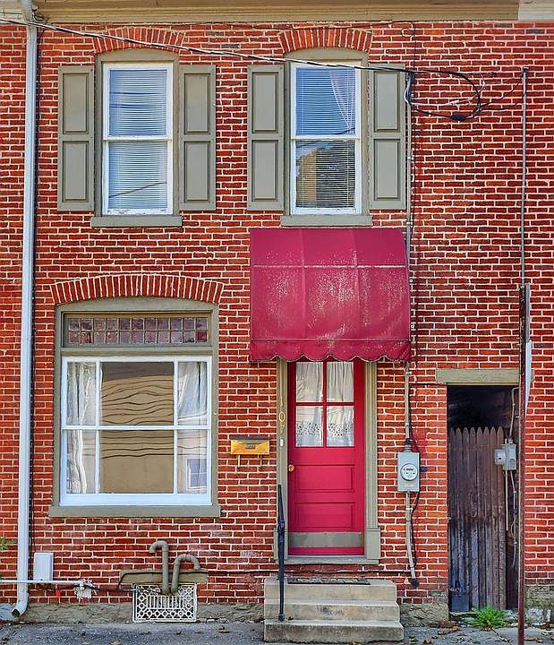 1st image of 107 S East St