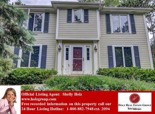 1399 Belmont Dr, Woodbury, MN 55125