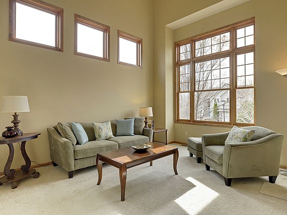 Front room/ LR/ Piano...