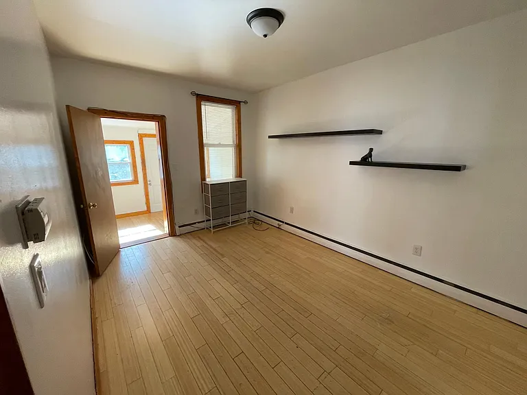 135 Jewell St #4 — Photo 11