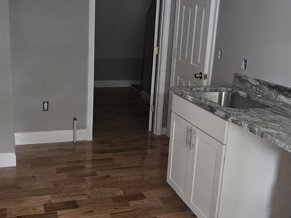 44 3rd St Floor 3, Leominster, MA 01453