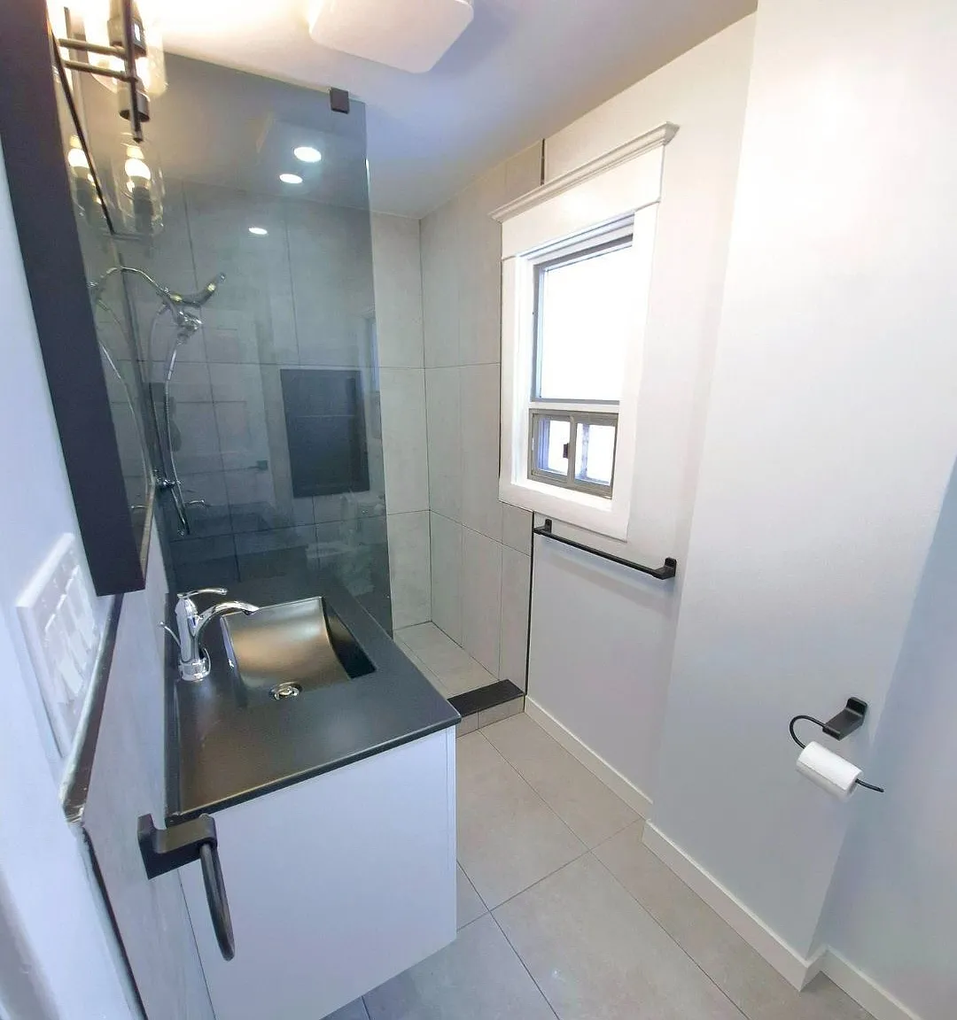 3 bed, $2,200 — Photo 3