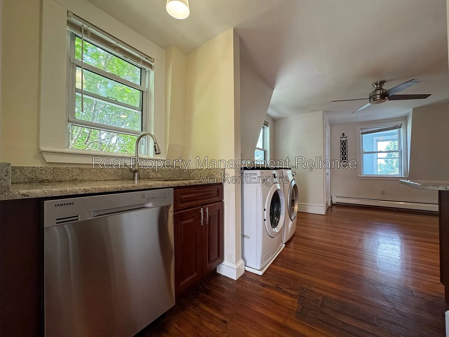 2 bed, 1.0 bath, 917 sqft, $2,450 — Photo 3