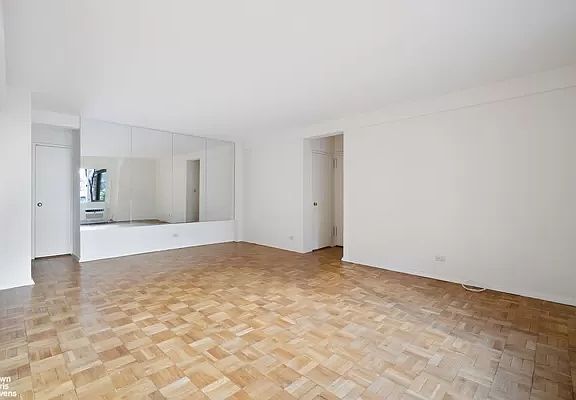 5th image of 249 E 48th St APT 4H