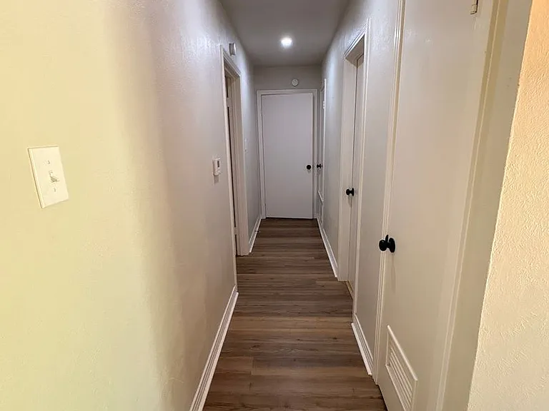 1505 S 49th St — Photo 9