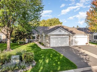 769 Lake Ridge Dr, Woodbury, MN 55129